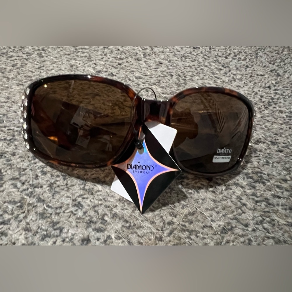NWT Diamond Eyewear Sunglasses